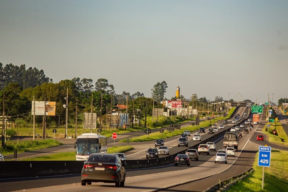 Mais de 600 mil veículos devem passar pela BR-101 sul no feriadão