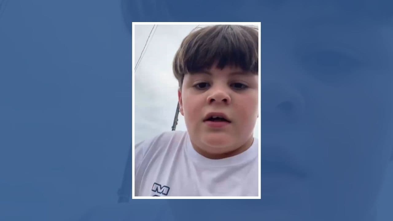 ▶️ Coroinha nato! Menino sai da escola correndo para chegar à missa em Tubarão