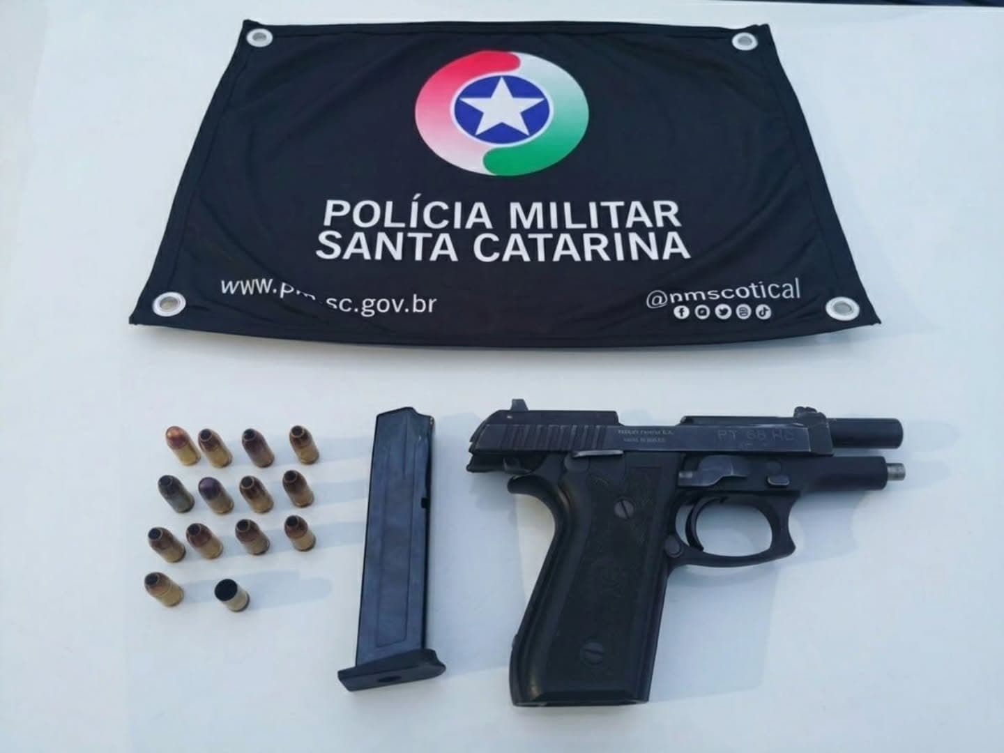 Homem armado invade residência para cobrar aluguel e dispara tiros