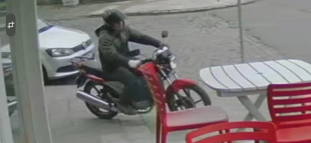 Estudante de Medicina é assaltada por motociclista a caminho da universidade
