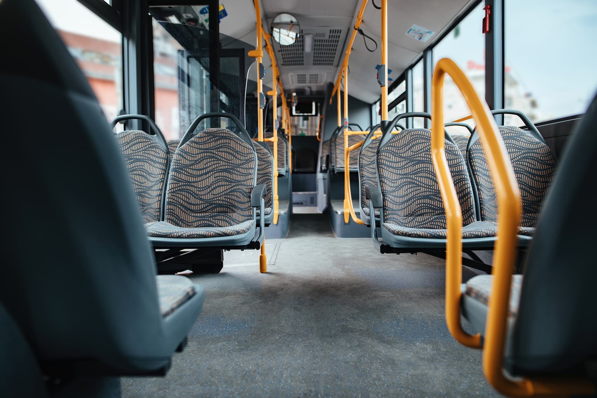 Falta de ônibus em Jaguaruna leva Justiça a fixar prazo e multa para prefeitura