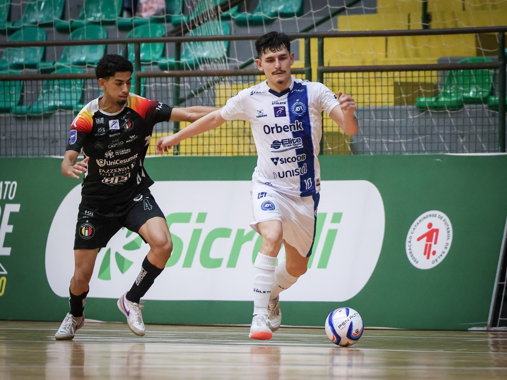 Após empate sem gols com Blumenau, Tubarão Futsal avança às quartas do Catarinense