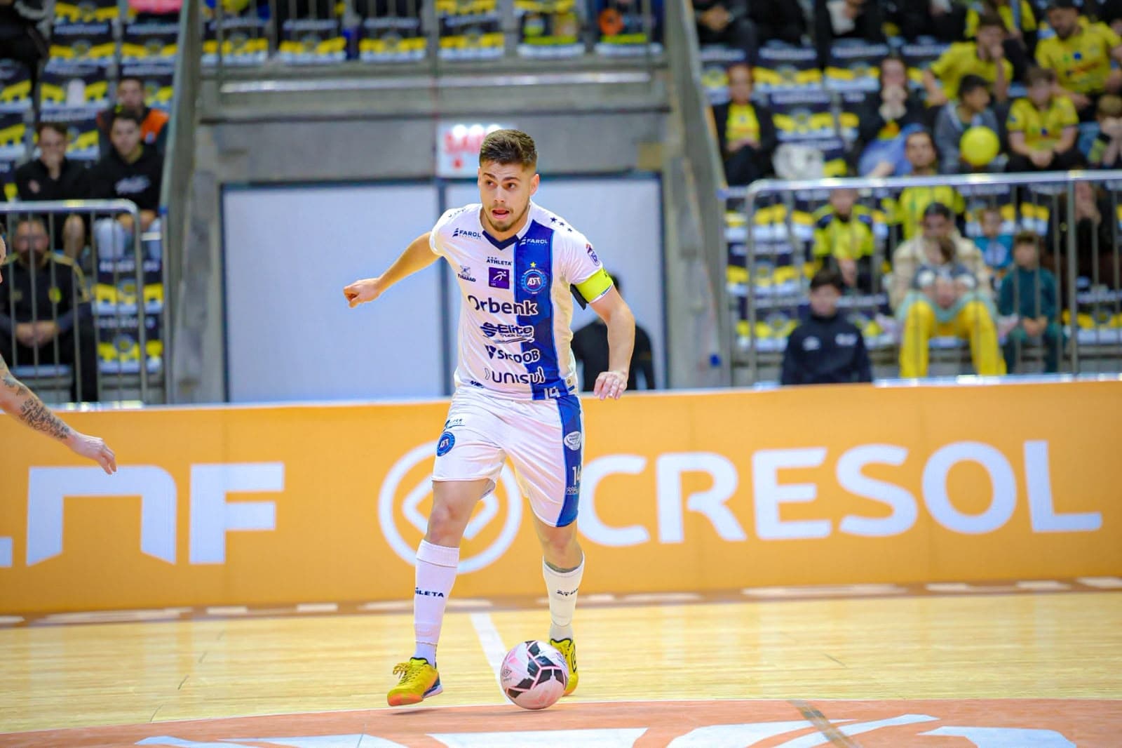 Tubarão Futsal perde de novo para o Jaraguá e se despede da Liga Nacional