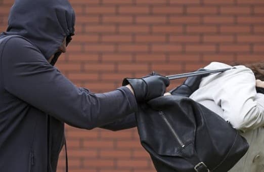 Mais uma mulher tem a bolsa roubada em Tubarão
