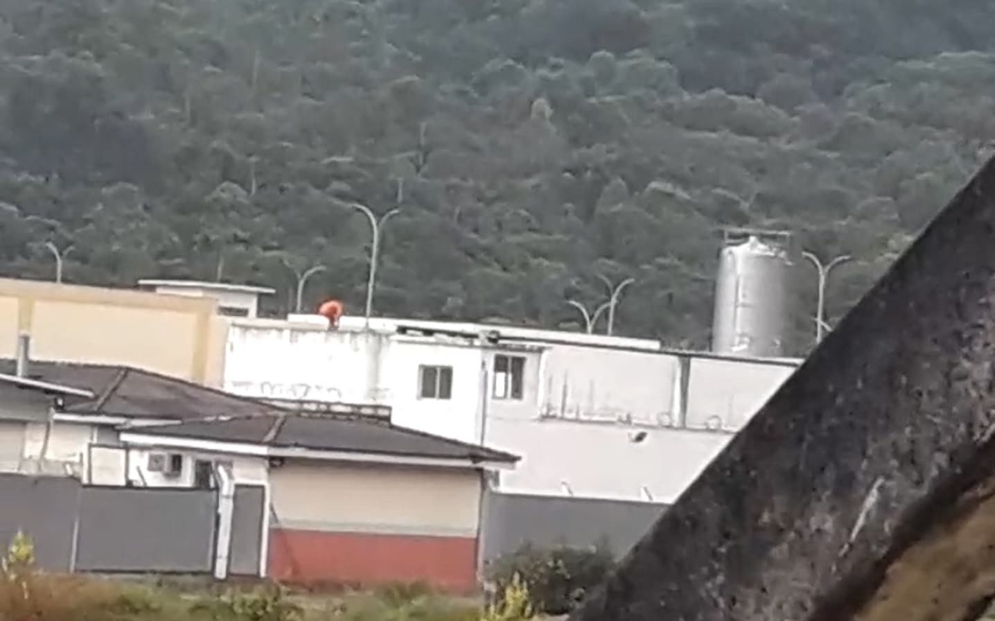 Sete detentos fogem do Presídio Regional