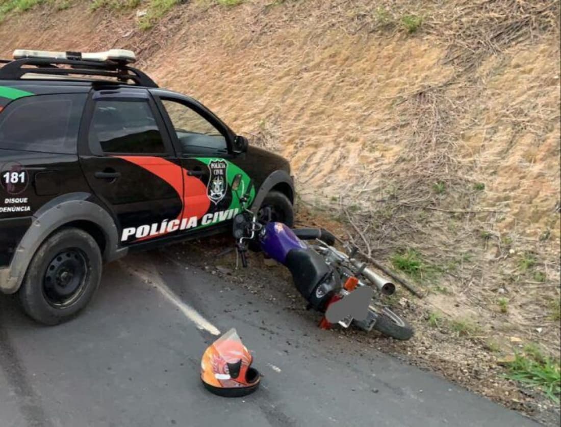 Polícia prende homens por tráfico de drogas, após perseguição na BR-101