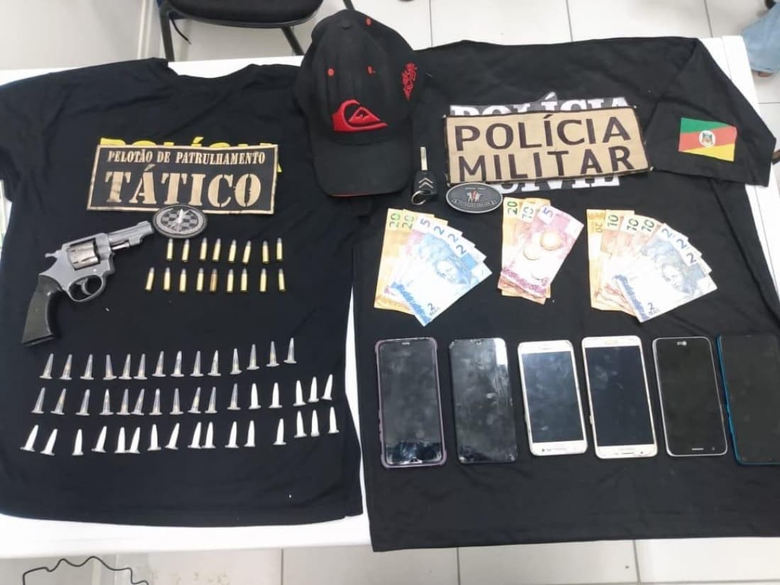 Grupo é preso após invadir casa vestindo roupa da Polícia Civil, em Braço do Norte