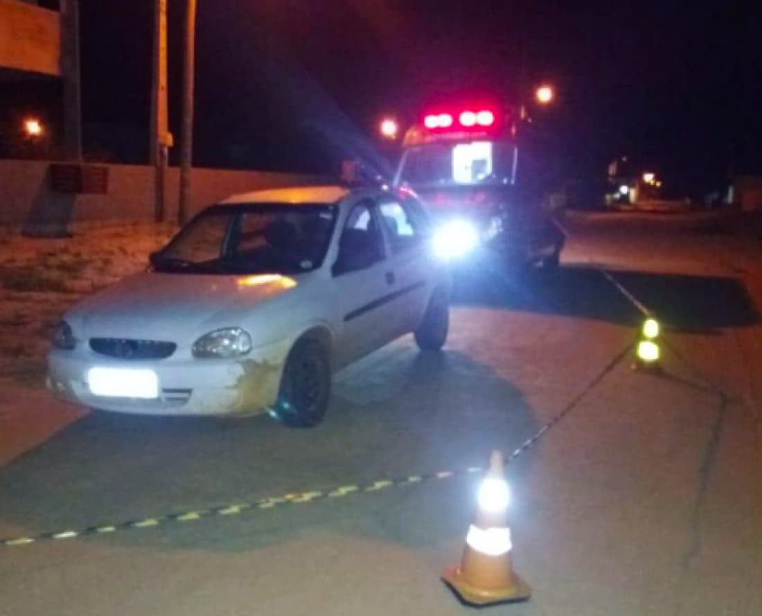 Polícia encontra homem morto com tiro na cabeça dentro do veículo, em Jaguaruna