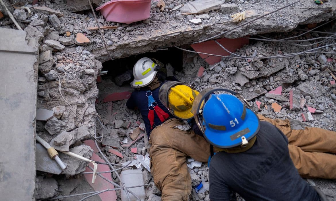 Número de mortos em terremoto no Haiti sobe para quase 2 mil