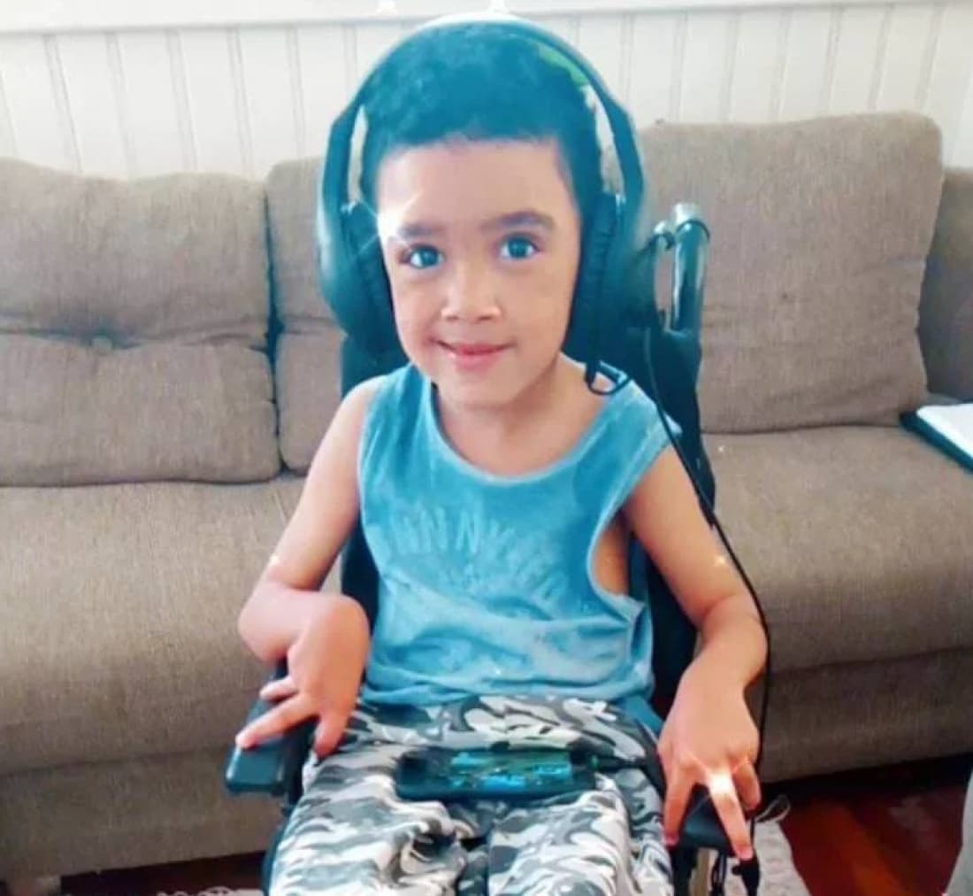 Mãe cria campanha para arcar com os custos no tratamento do filho com paralisia cerebral