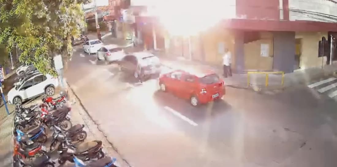 Pintor atingido por explosão de transformador está na UTI