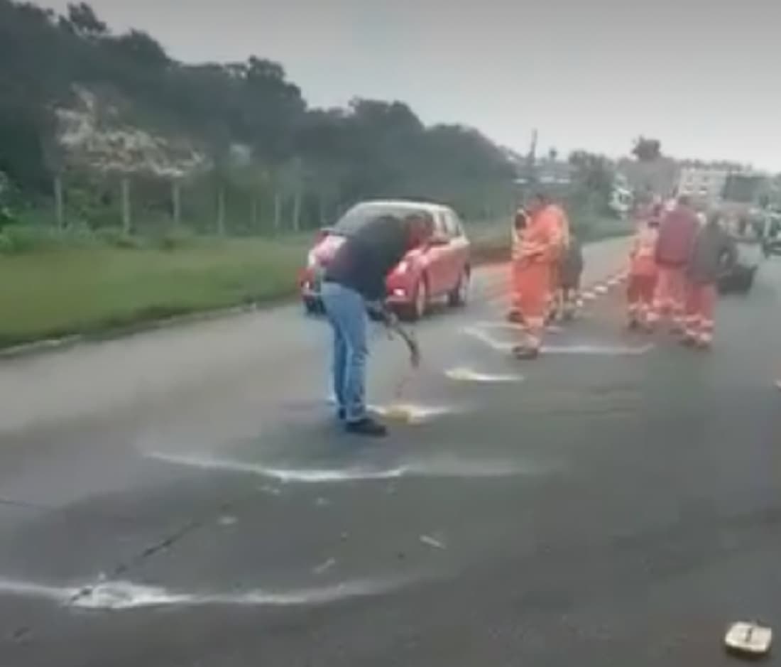 Após quebrar tachões em avenida de Imbituba, empresário é preso
