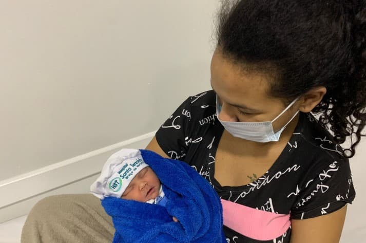 Gestante dá à luz no carro em frente ao hospital em Braço do Norte