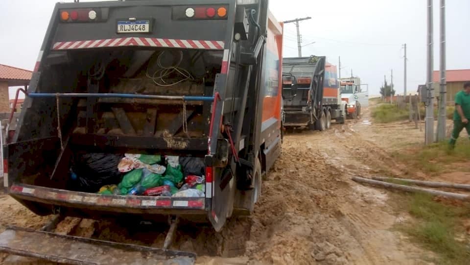 Empresa que faz coleta de lixo em Jaguaruna é alvo de reclamações de moradores