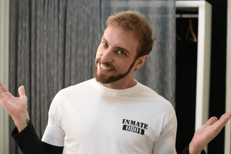 Léo Lins é absolvido de condenação por piadas