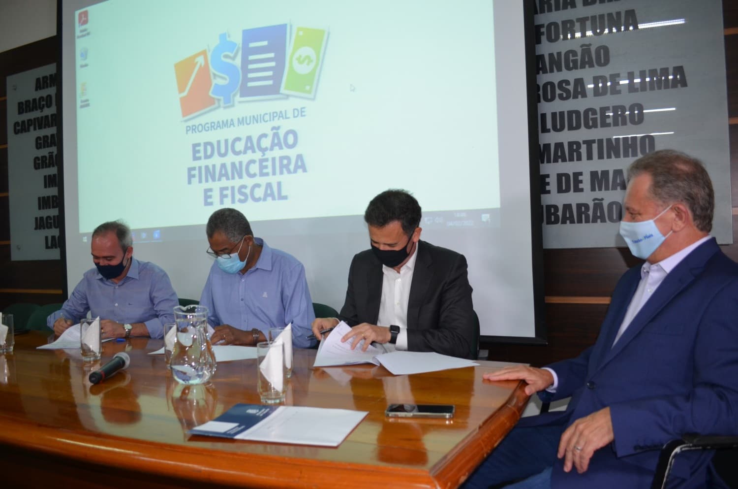 Tubarão é a primeira cidade do Brasil a firmar acordo para ter aula de educação financeira com a CVM