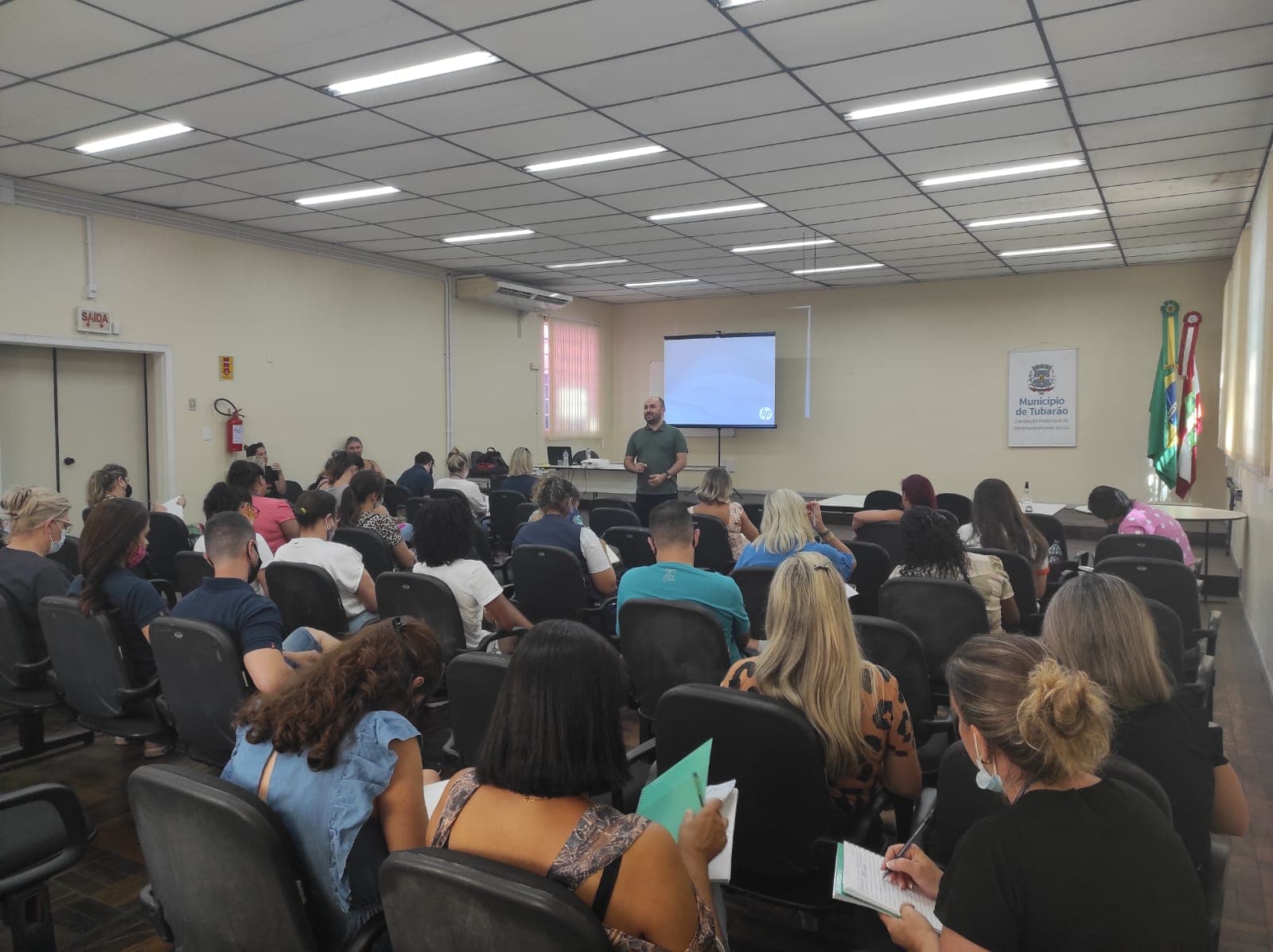 Profissionais do Cras e Creas passam por capacitação em Tubarão