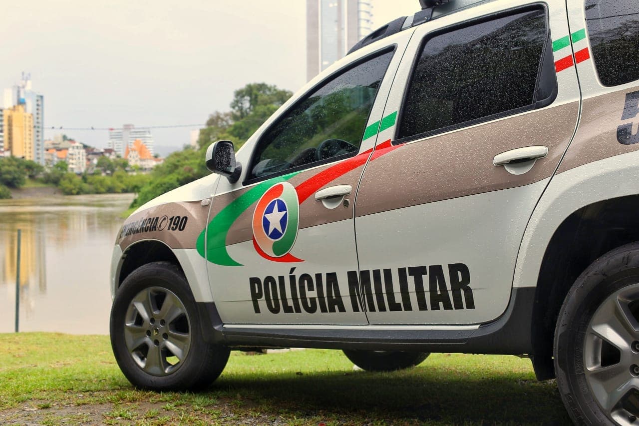 Televisão, arma e motores de barco são furtados de casa na SC-100, em Laguna