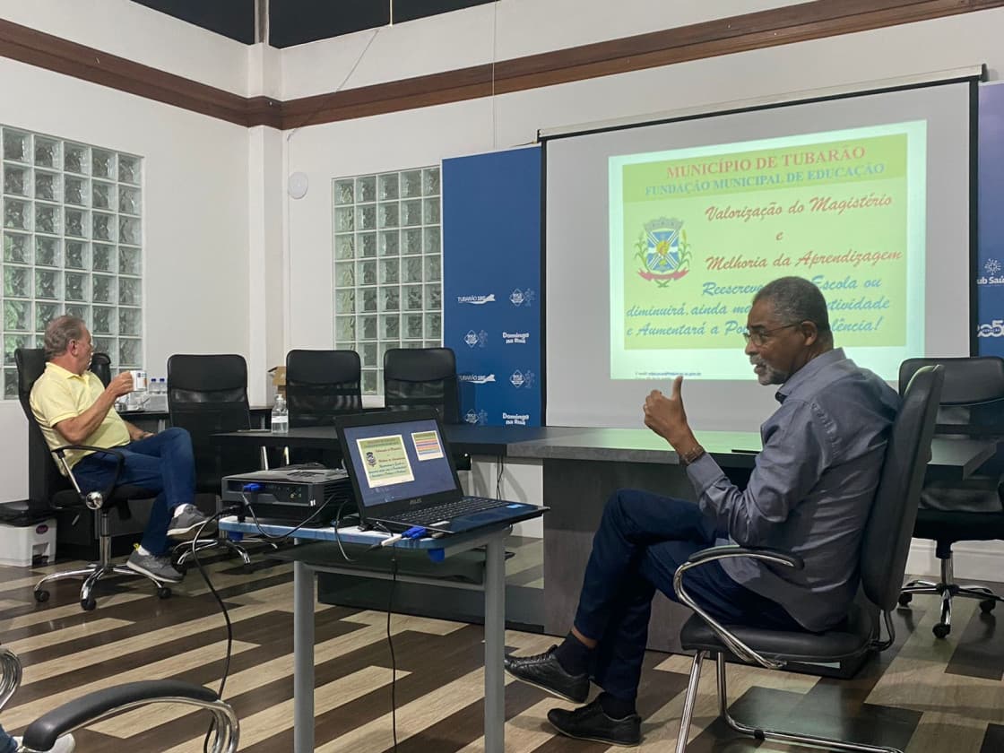 Salário dos professores da rede municipal de ensino é negociado em Tubarão