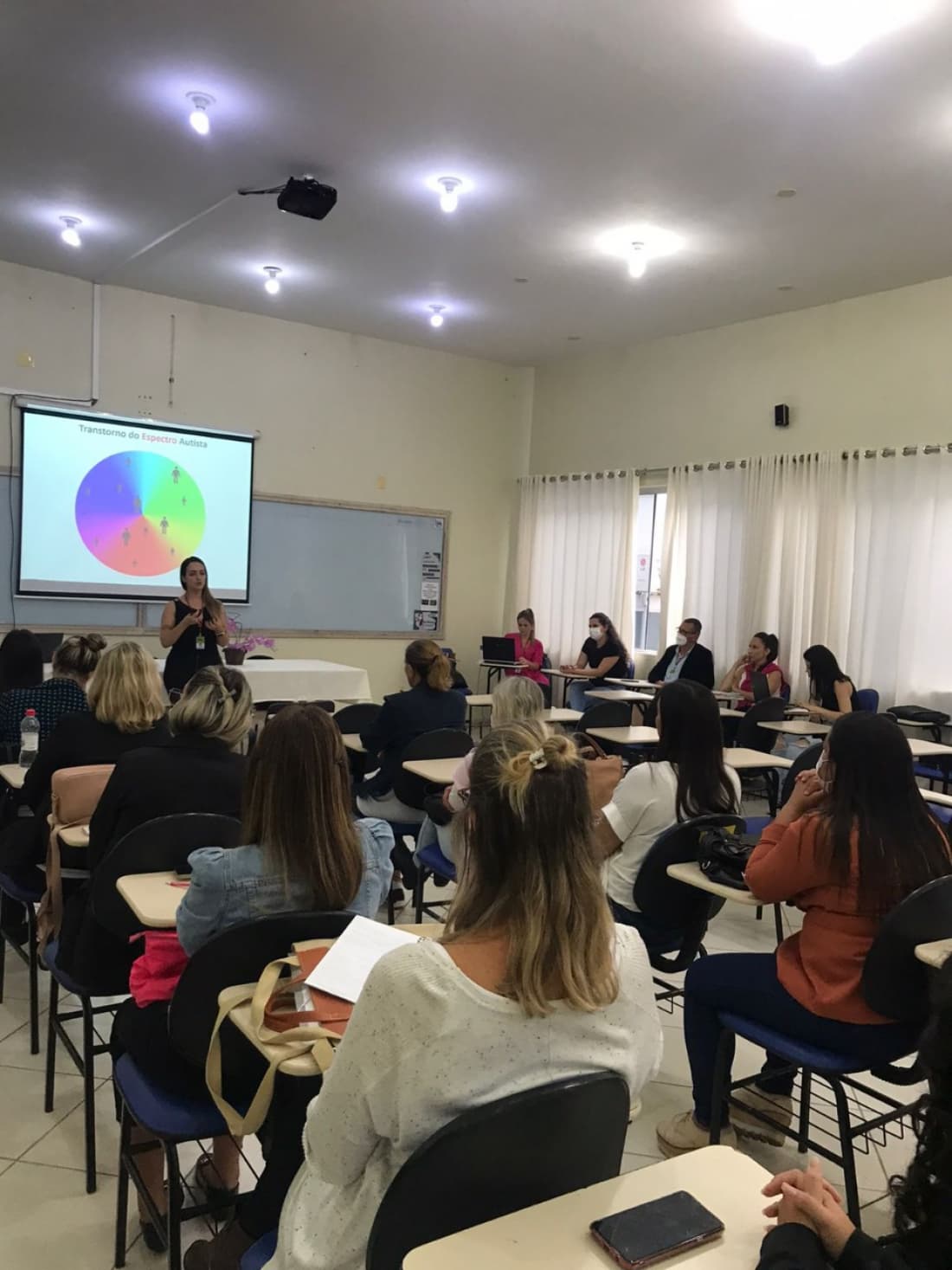 Apae de Tubarão pode se tornar modelo de capacitação para o estado