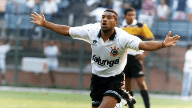 Partida com estrelas do futebol brasileiro vai arrecadar dinheiro para pessoas atingidas pela enchente