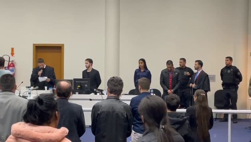 Caminhoneiro que arrastou casal em SC é condenado a 14 anos de prisão