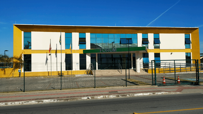 Mulher que não teve resultados esperados após mastoplastia será indezinada