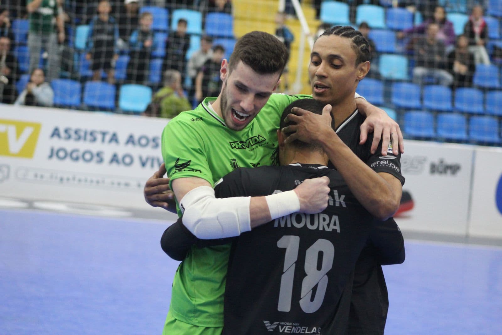 LIGA: Tubarão Futsal vence e encosta no grupo de classificação