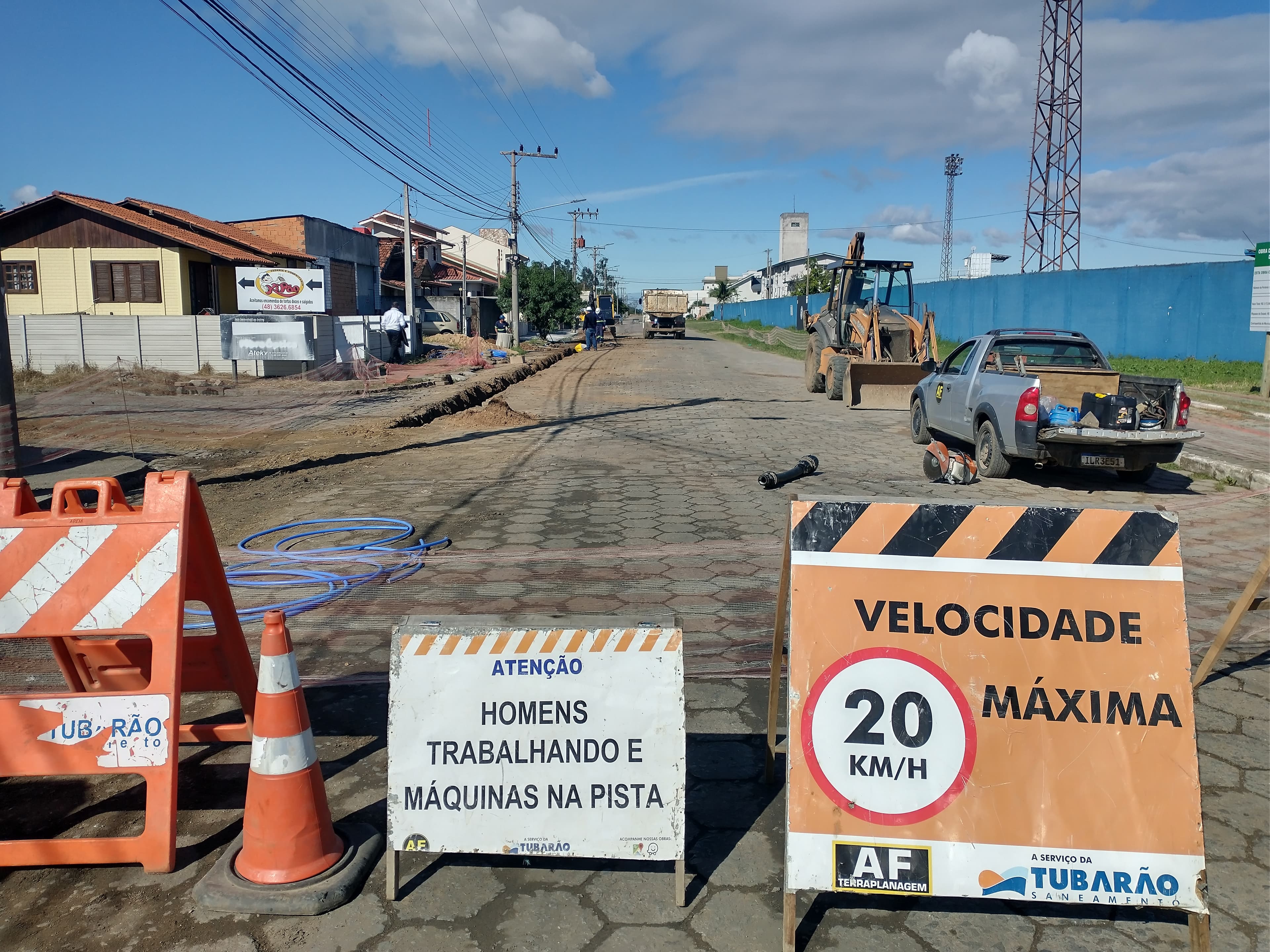 Obras como a Rua dos Ferroviários não recomeçam por falta de negativa da prefeitura