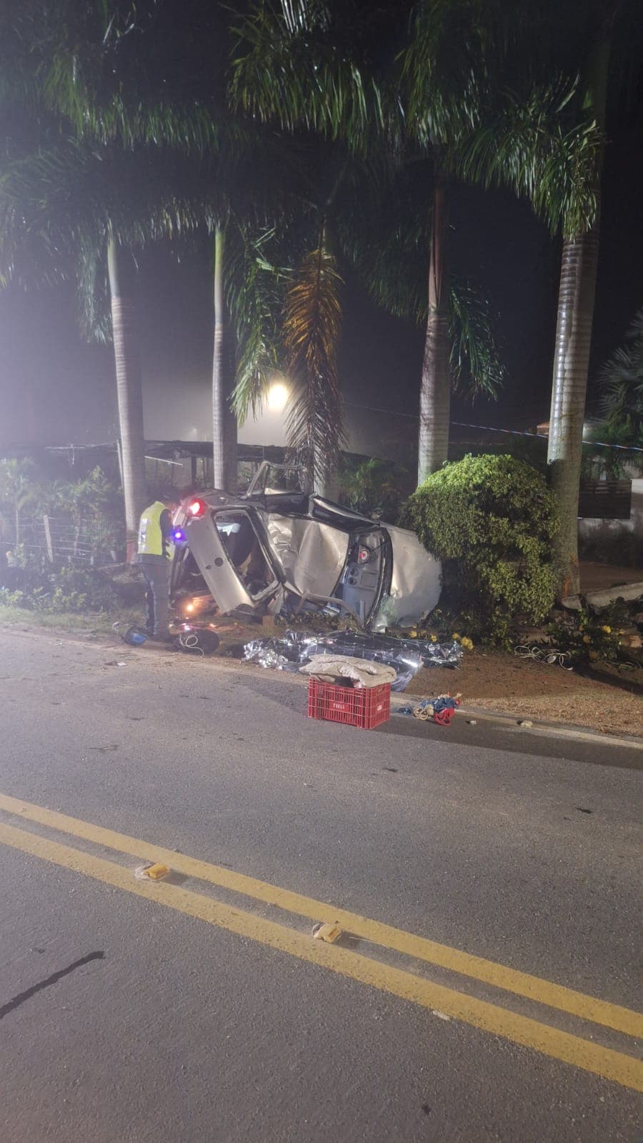 Duas jovens morrem e dois homens ficam em estado grave em batida contra poste