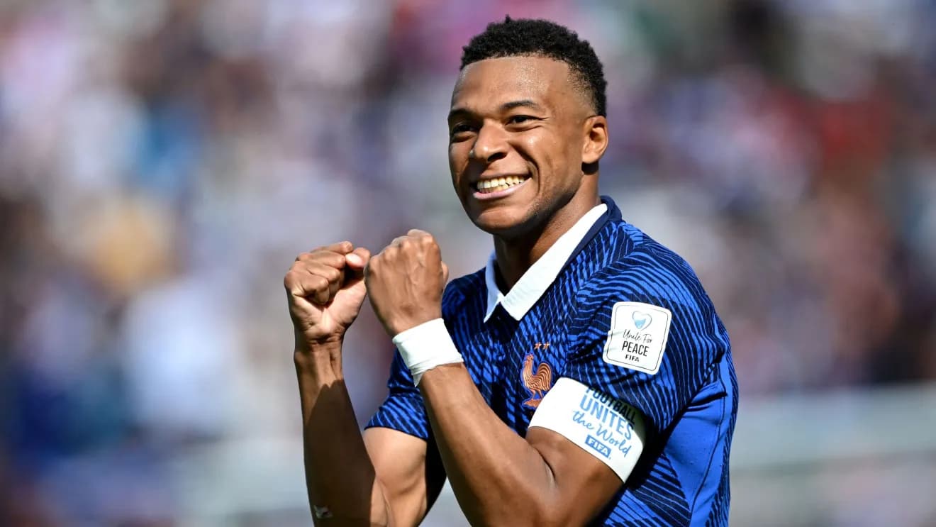 Mbappé marca dois e França estreia na Copa com vitória sobre o Senegal