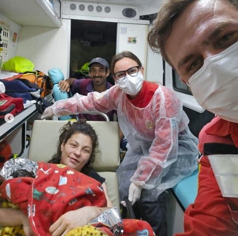 Bebê nasce dentro de ambulância durante deslocamento para hospital