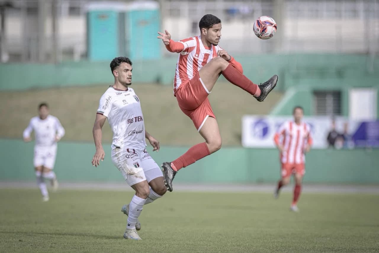 Hercílio Luz vence o Blumenau e amplia vantagem na liderança da Série B