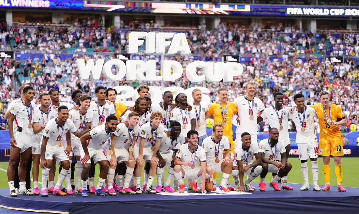 Inglaterra vence França por 6 a 4 e conquista o terceiro lugar da Copa do Mundo