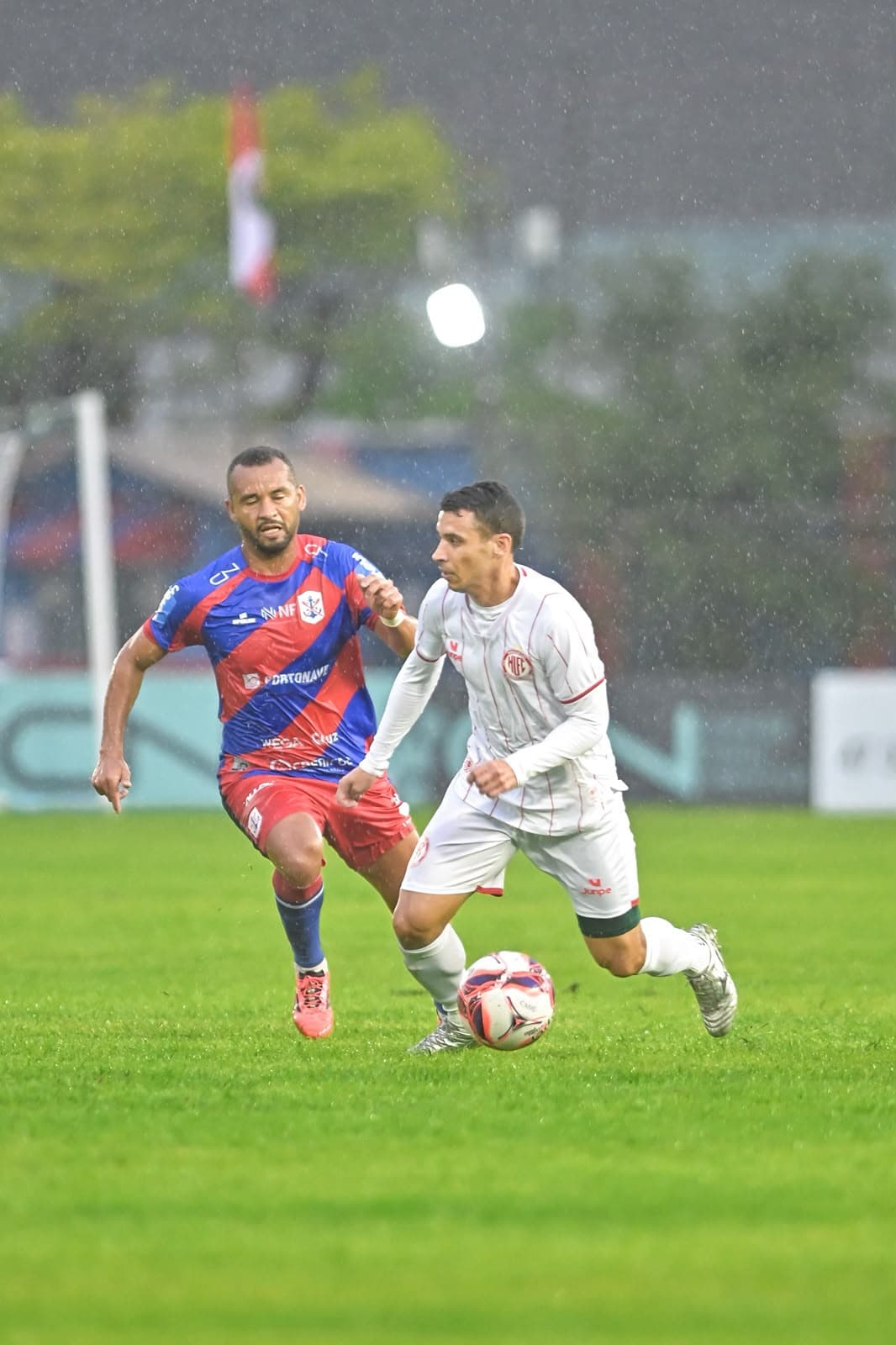 Hercílio Luz leva quatro e perde para o Marcílio Dias pela Copa Santa Catarina
