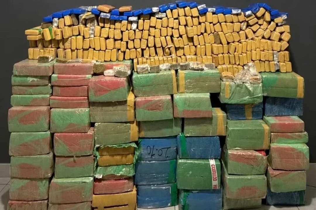 Mais de uma tonelada de maconha é apreendida em casa desabitada