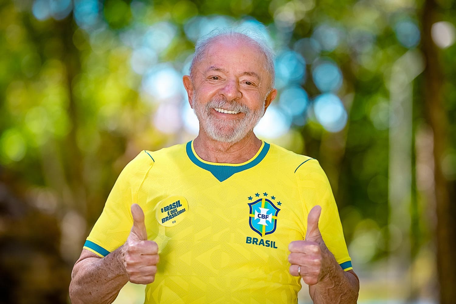 Lula (PT) é reeleito presidente do Brasil