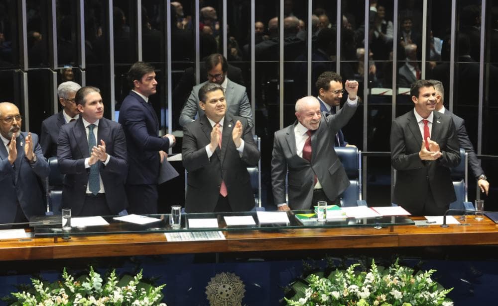 Fim da escala 6x1 é promulgado pelo Congresso