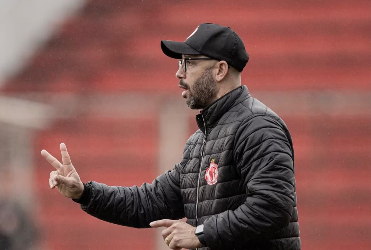 Campeão da Série B, Rogério Corrêa deixa comando do Hercílio Luz