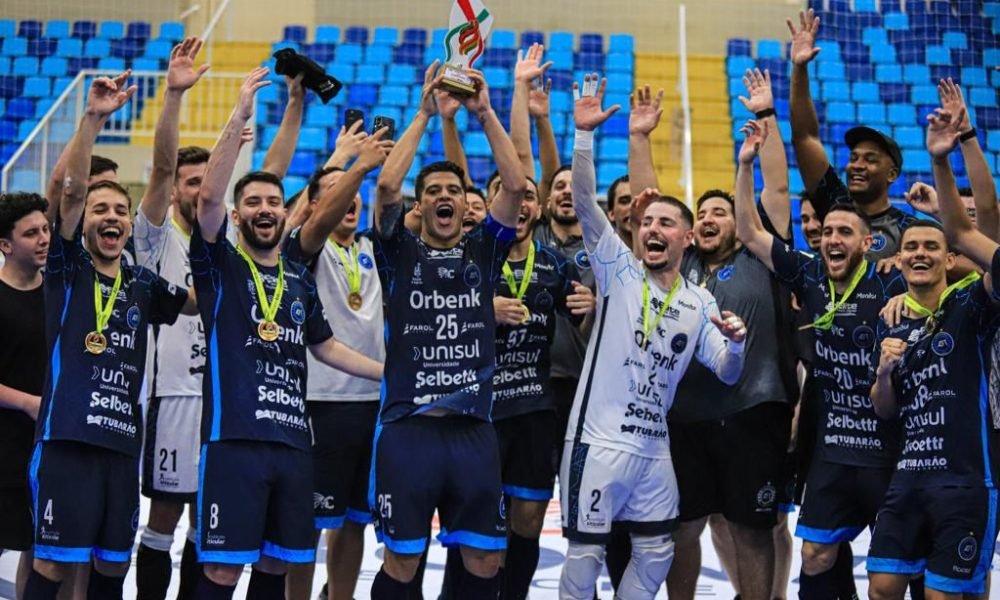 Jogos femininos da Taça Erechim de Futsal entram nas semifinais